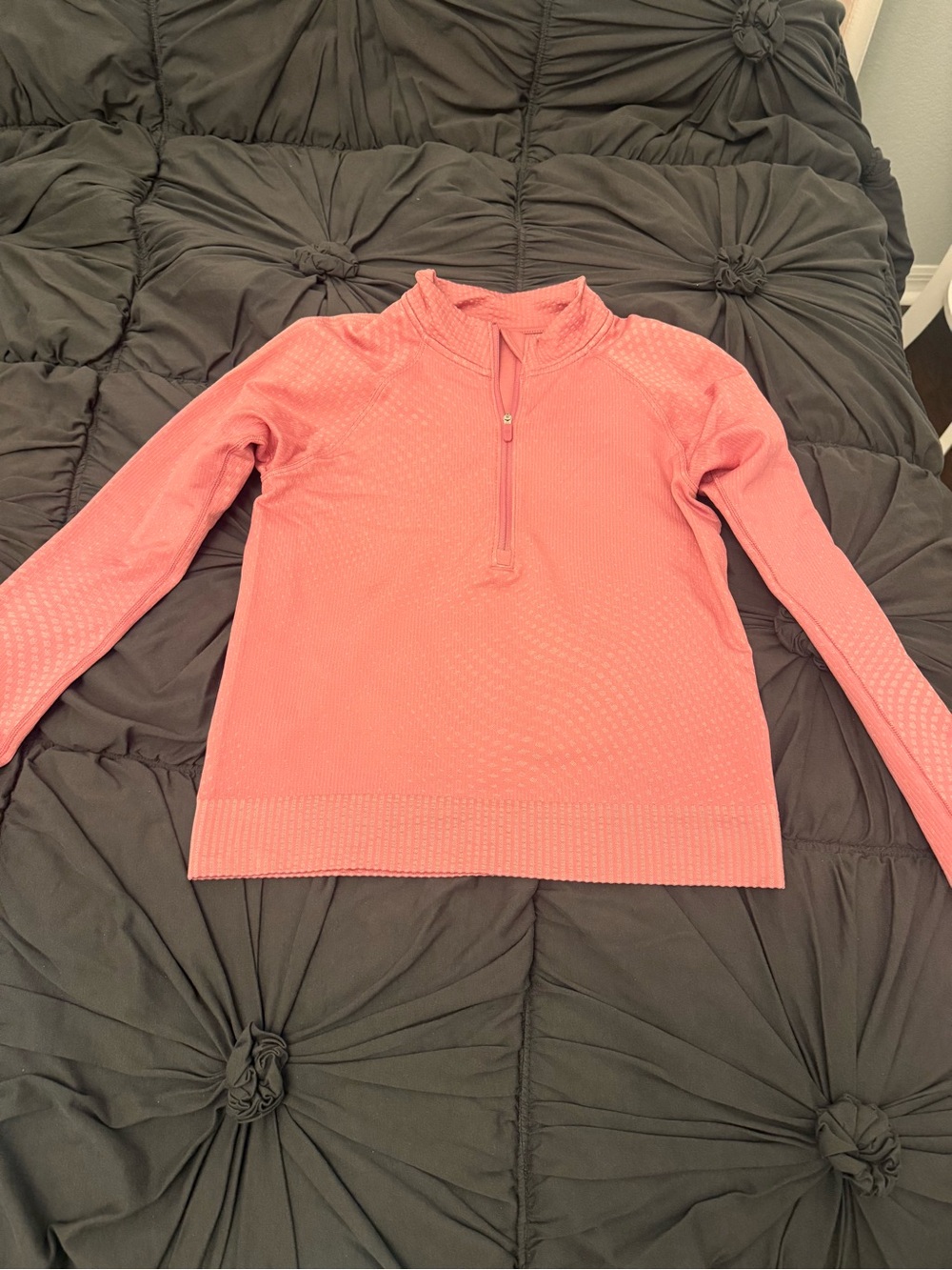 LULULEMON rest less cropped half zip in pink!